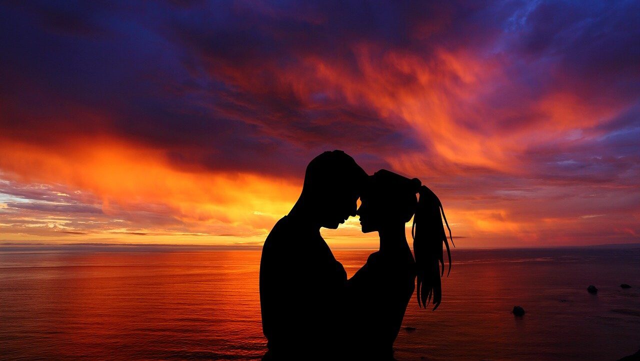 sunset, couple, love-5262335.jpg